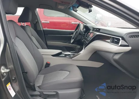 2018 Toyota Camry L из США, поврежденный, VIN 4T1B11HK3JU541129